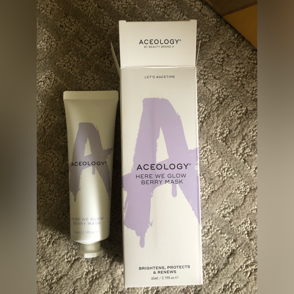 Aceology Here We Glow Berry Mask 65ml to Brightens, Protects and renews